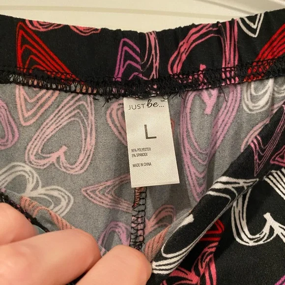 NWOT Heart Patterned Pajama Pants - Picture 4 of 5
